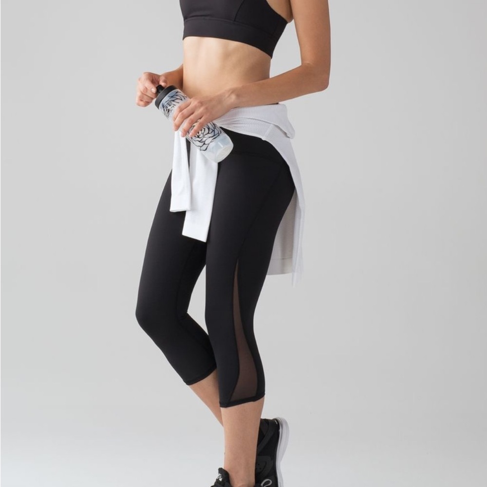 Lululemon Women’s Train Times Crop (17")  Size 4 NWOT
